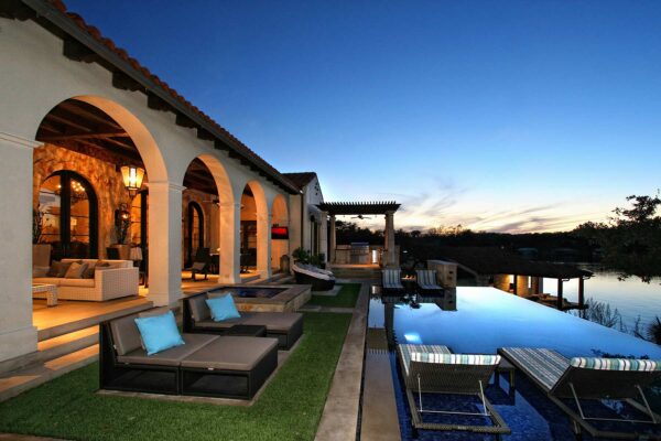 Horseshoe Bay Lakefront Estate img