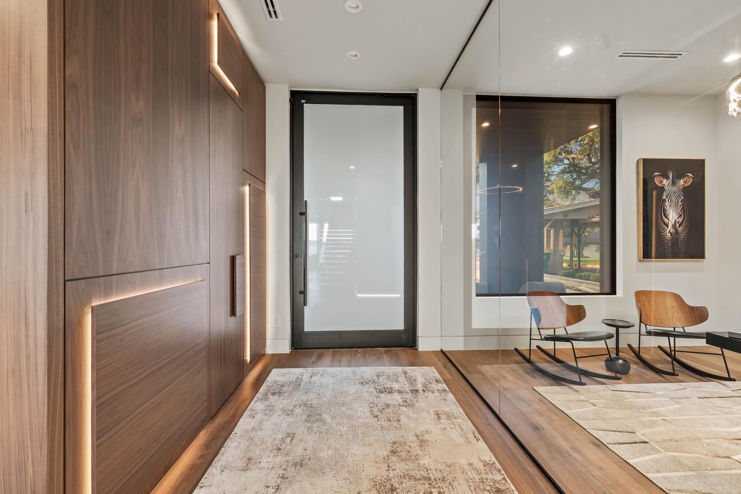 Modern Luxury Lake House - Zbranek & Holt Custom Homes