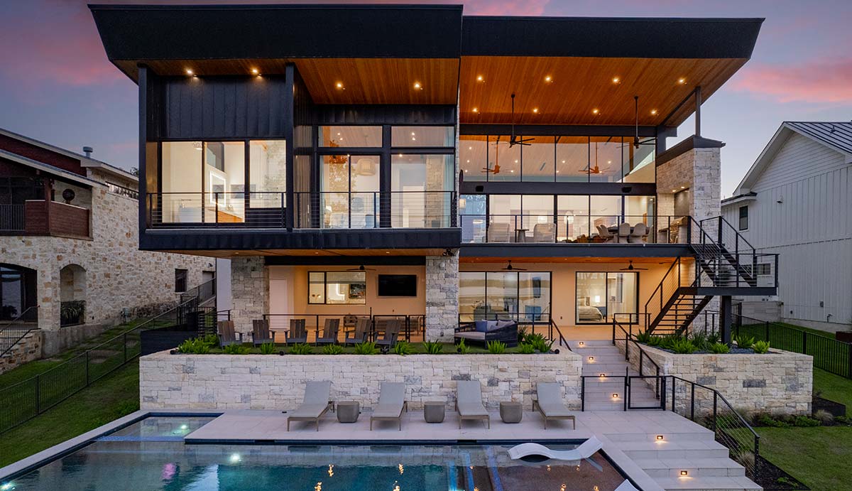 Modern Organic Lakehouse thumbnail